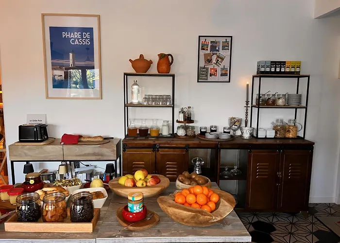 Les Volets Rouges - Hôtel Cassis - Situé dans le Parc National des Calanques