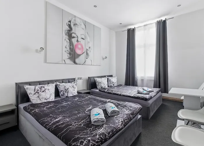 70s Guest room