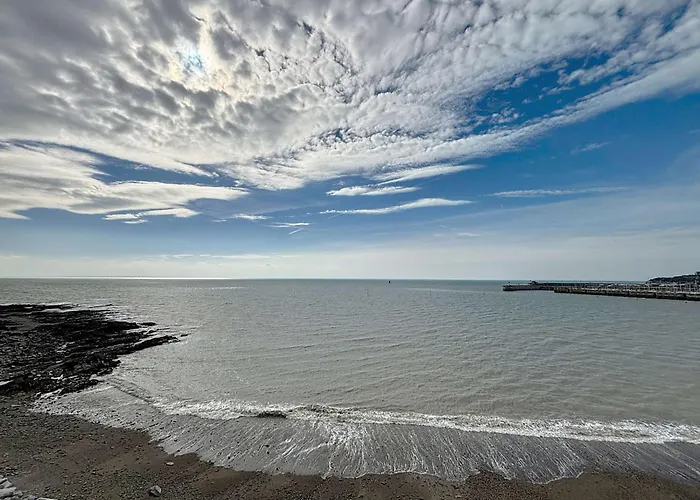 Appartement avec balcon, proche des plages et commerces - FR-1-361-89
