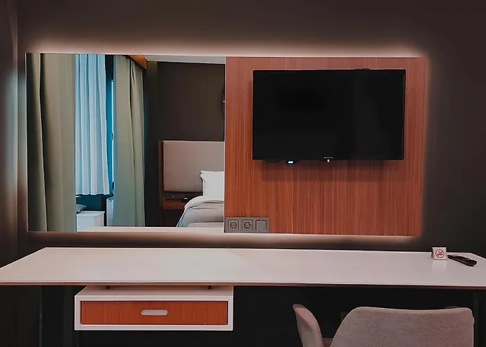 Taksim Landhouse Hotel