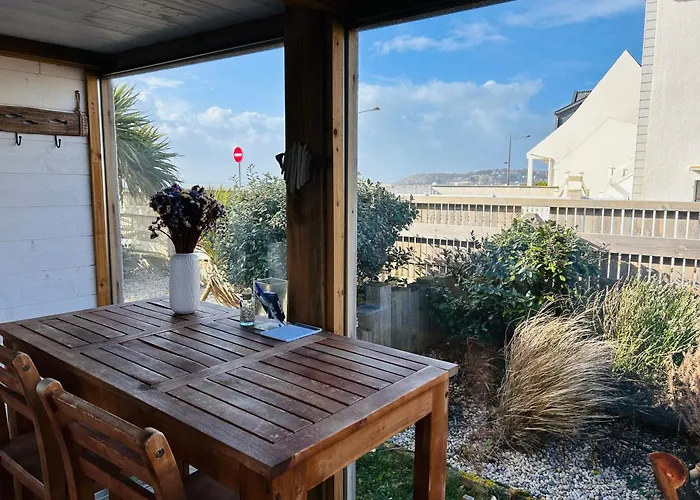 La Cabine côté mer et côté jardin à la VILLA PLEIN VENT