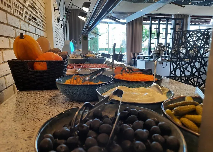 Hôtel Ping Pong: Cit'Hotel Escatel