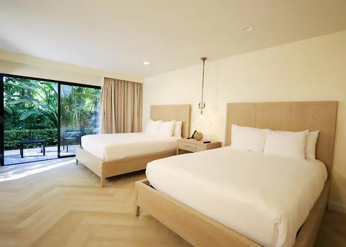 Luxe Sunset Boulevard Hotel