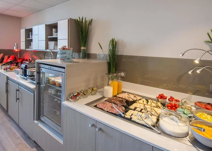 Mercure Nice Marché Aux Fleurs