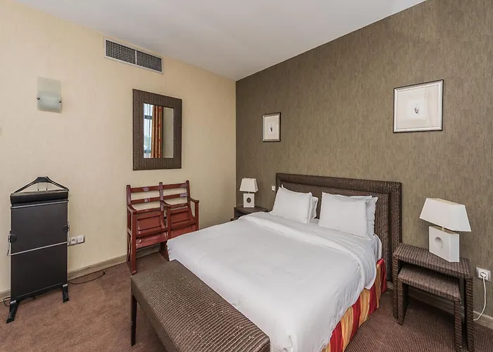 Hostellerie Saint Vincent Beauvais Aeroport