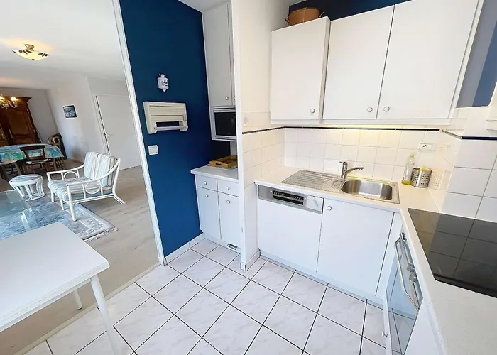 Grand duplex en centre-ville avec vue, à 50m de la plage, ascenseur, et WIFI - FR-1-361-165