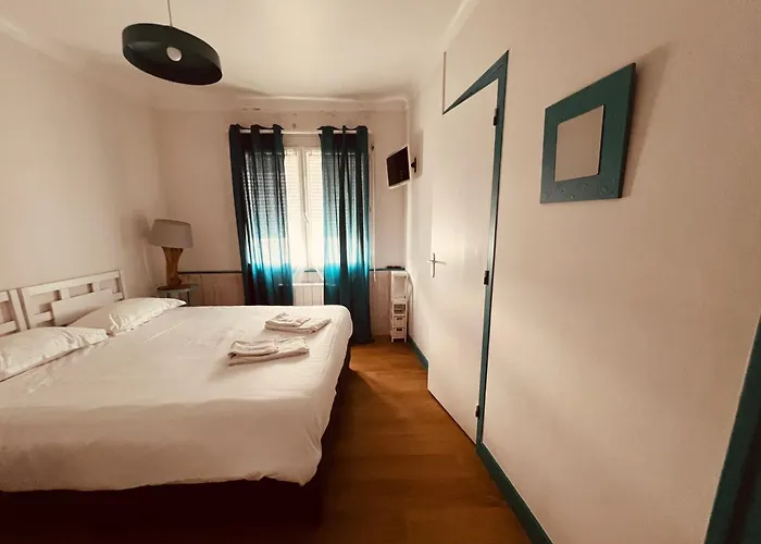 Le Crist'Al, hôtel et restaurant, partiellement climatisé, en front de mer et centre ville