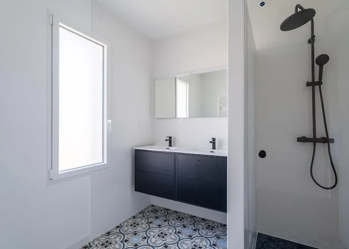 Maison neuve climatisée, 8 pers, proche plages, surf, Wi-Fi, terrasse, parking, ménage inclus - FR-1-319-526