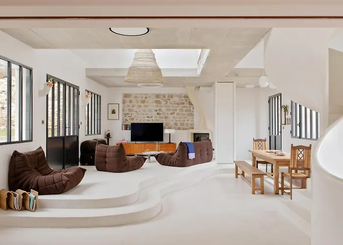 Villa Albertine, 4 chambres en plein cœur de Barbizon proche lisière de Forêt