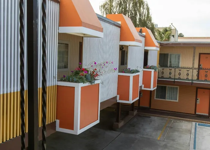 Pacific Heights Inn