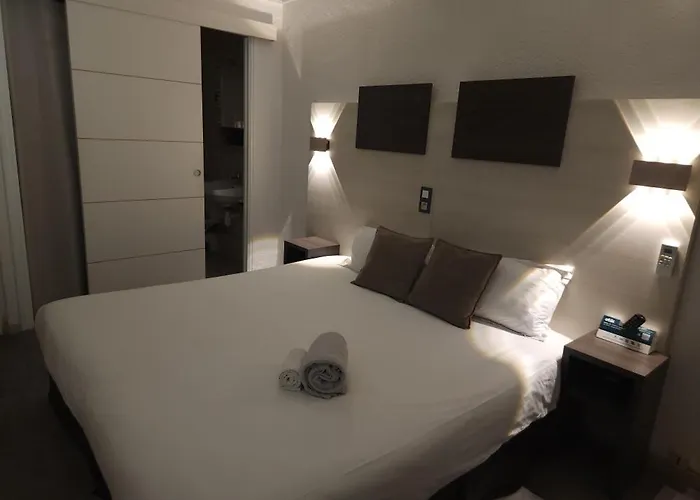 Hôtel: Logis Les Charmettes