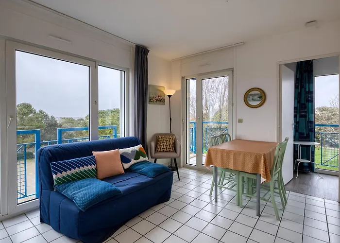Châtelaillon-Plage : T2 panoramique sur la mer pour 2 avec piscine - FR-1-258-185