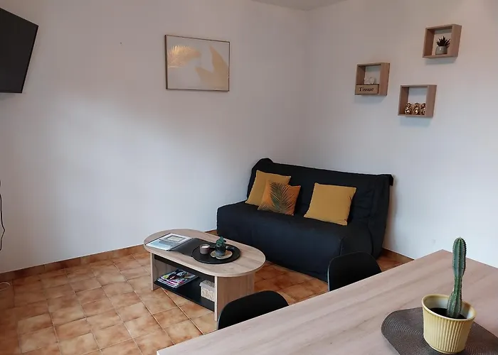 Maison chaleureuse avec terrasse et vue baie