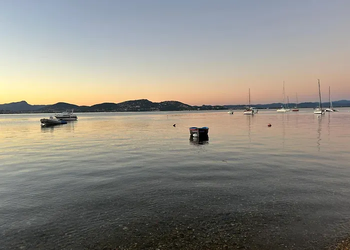 VUE MER Sur La Presqu'ile De GIENS