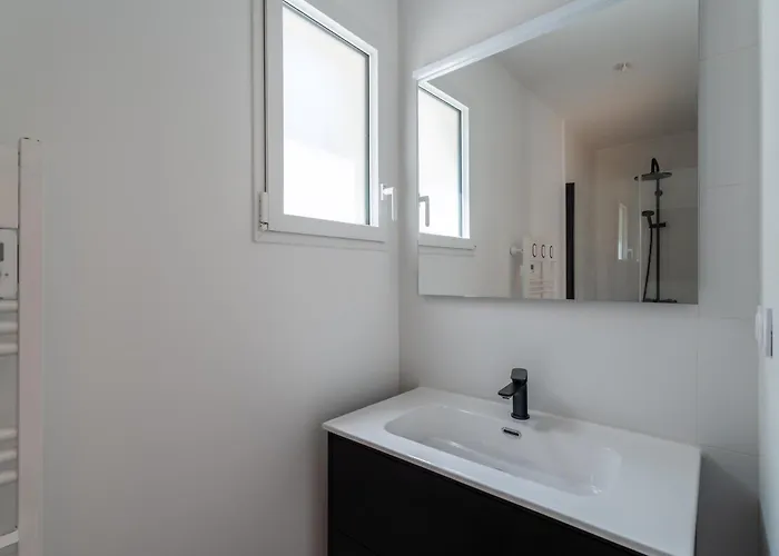 Maison neuve climatisée, 8 pers, proche plages, surf, Wi-Fi, terrasse, parking, ménage inclus - FR-1-319-526