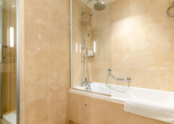 Holiday Inn Nice - Port St Laurent By Ihg