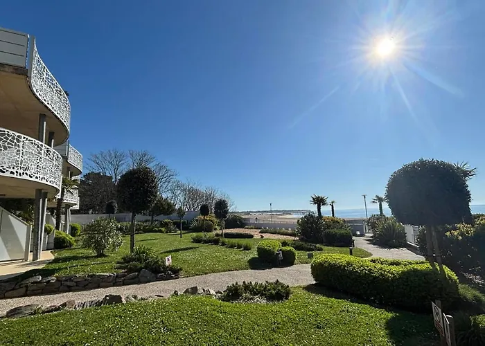 Appartement luxe 4 pers, bord de mer, balcon, piscine, animaux admis, parking, WiFi - FR-1-194-196