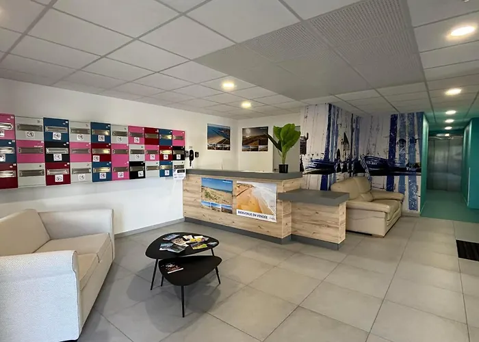 Appartement plage, piscine, balcon, animaux, parking - FR-1-194-201