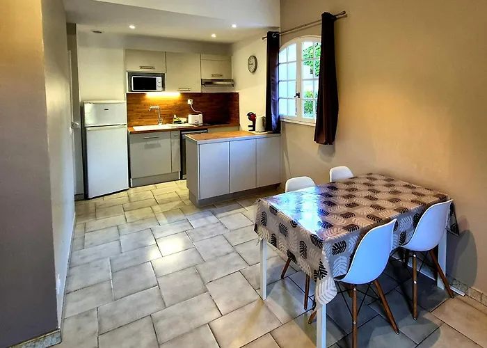 Appartements Dans Villa En Rez De Jardin