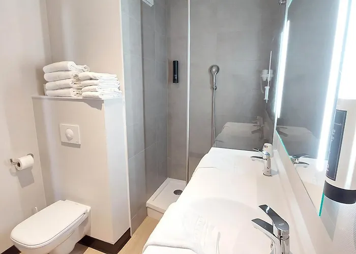 B&B HOTEL Troyes Magasins d'usine