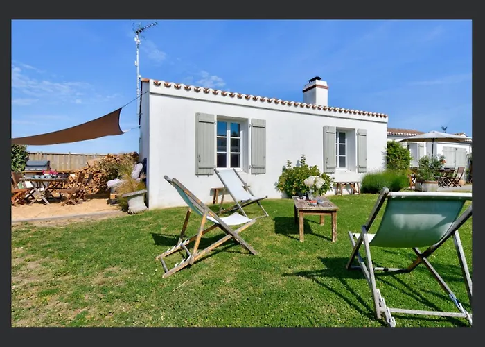 Jolie maison de vacances Noirmoutrine