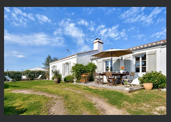 Jolie maison de vacances Noirmoutrine