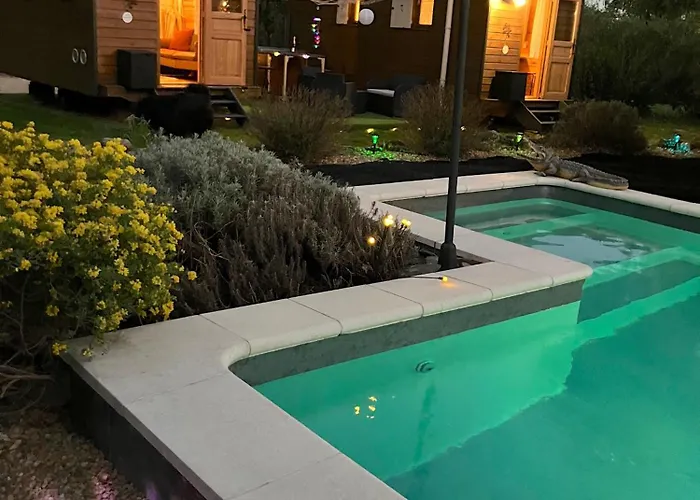 Roulottes & Spa Du Pont Des Charrettes