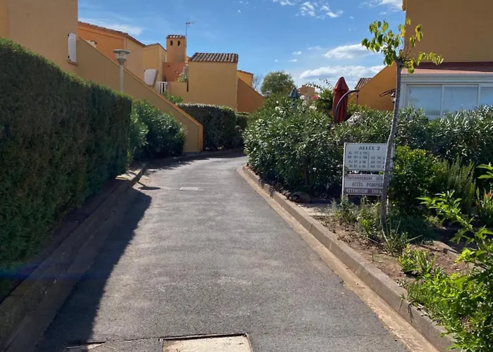 Joli appartement mezzanine avec parking et wifi La Roquille