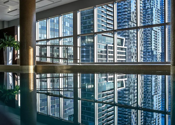 Hotel Le Crystal Montreal
