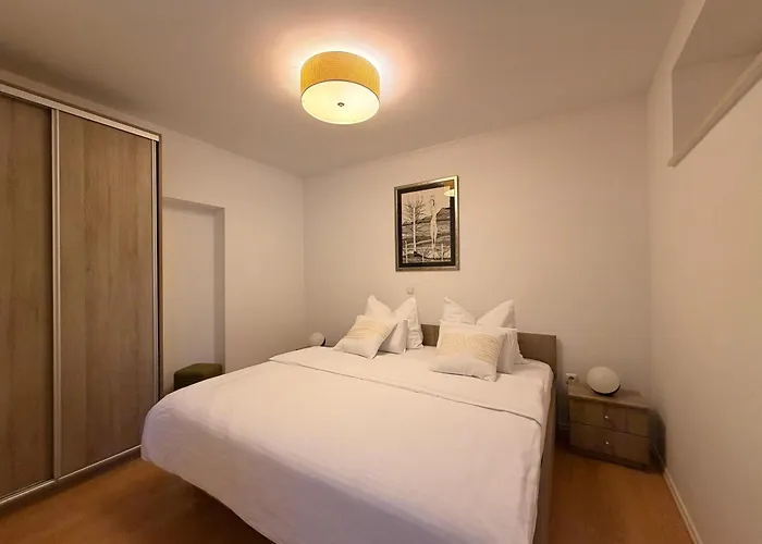 Apartments Corner