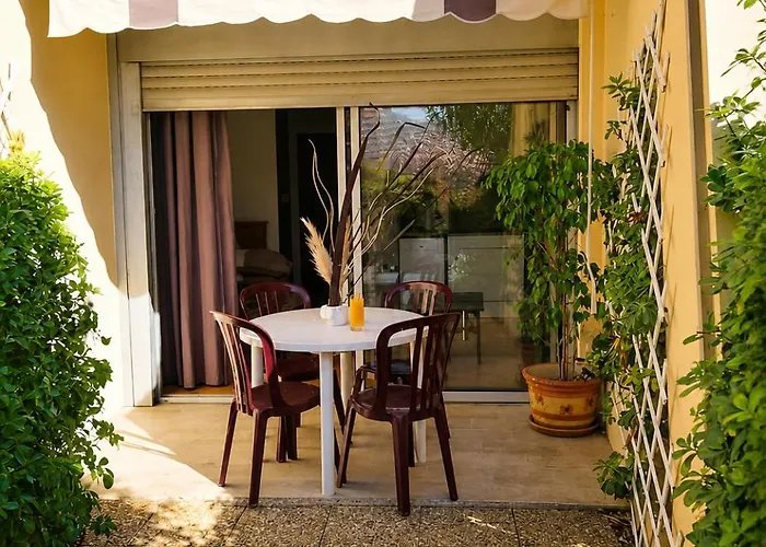 Studio neuf Cannes Marina jardin&piscine privée