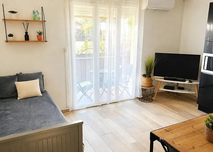 COSY Appartement confort de 50m2 à 150m de la Mer et du Centre ville, parking gratuit