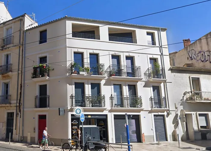NOUVEAU - Jungle Montpeul - Clim - Wifi fibre - Netflix - 5' du centre et gare - Parking - Loggia - 15' des plages