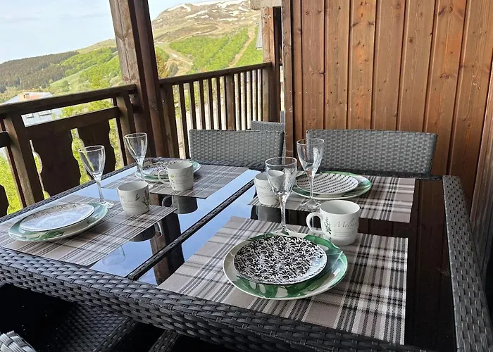 Lama-Gîte-des-Puys T3 Lamado vue époustouflante sud avec grande terrasse