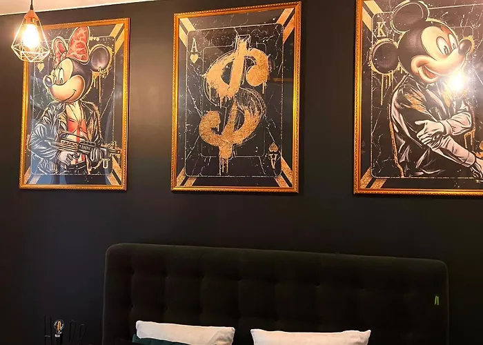 R.Suite