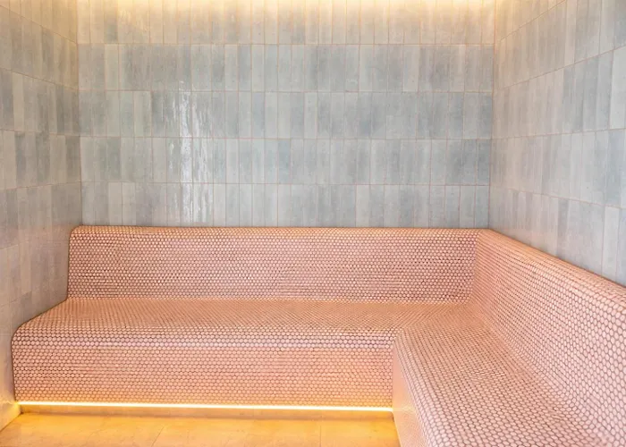 Hotel Jacuzzi Privatif Club Tropical Resort - Official Onsite Reception & Check In