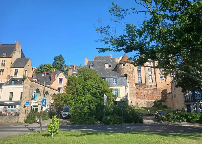 Logis Muraille Romaine, Centre Historique, Lit queen size