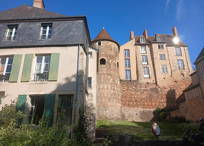 Logis Muraille Romaine, Centre Historique, Lit queen size