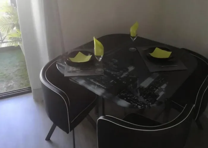 Ria Center Apartment - Right