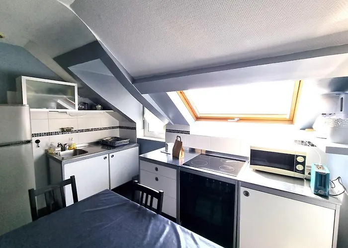 Peaceful Apt At 2 Steps From The Beach