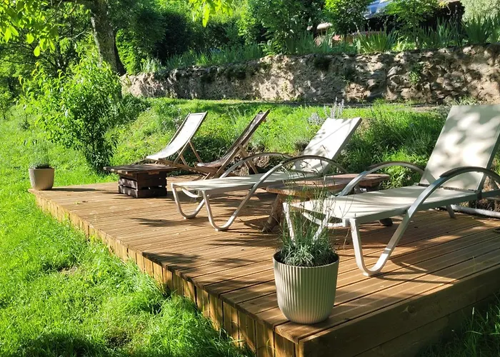 Le Manoir des Pélies Gîte et Chambres d'hôtes de charme à 7kms de Conques Spa, Piscine, Rivière, Thermes de Cransac