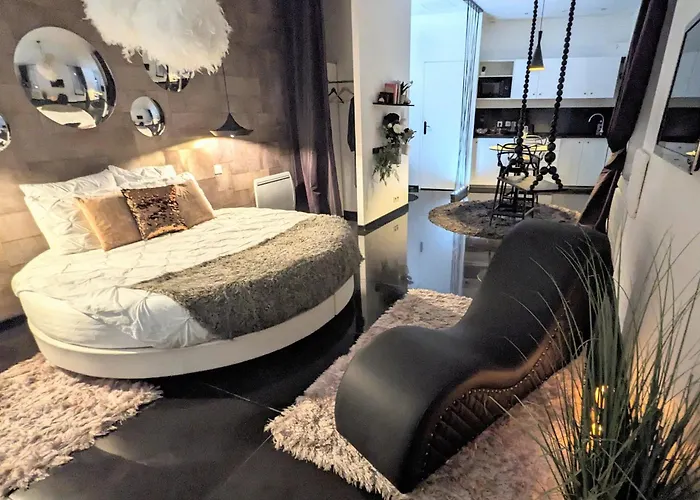 Le Lovt - LOVE ROOM
