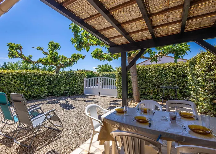Pavillon indépendant pour 6 personnes dans une résidence sécurisée avec piscine