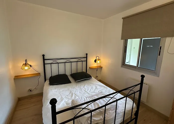Appartement T2 avec Jardin, Proche Centre et Plage de Cabourg, Parking Inclus - FR-1-487-295