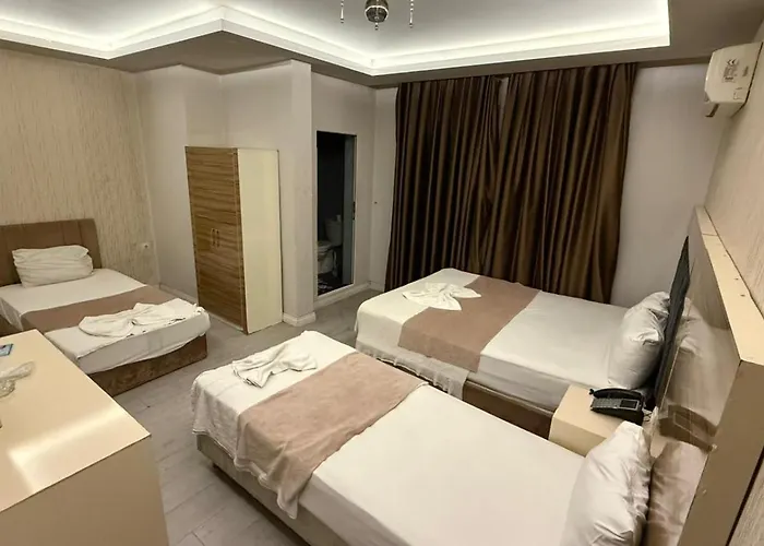 Grand Black Hotel