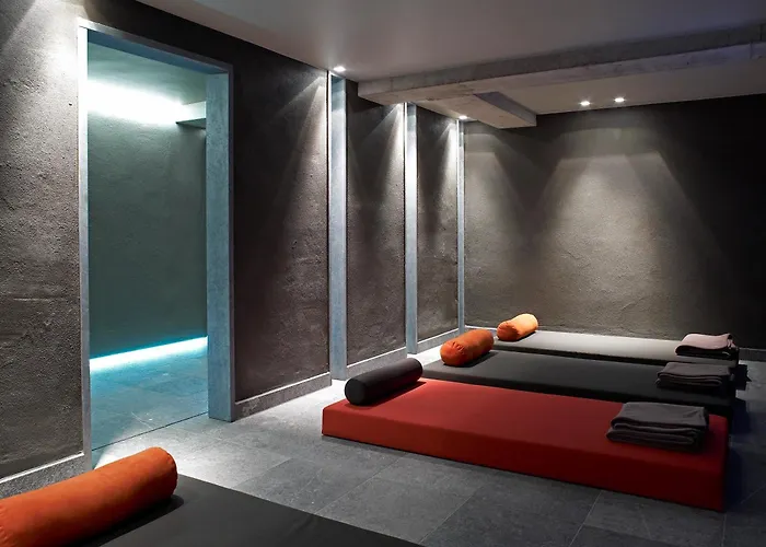 D-Hotel