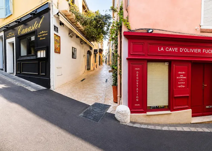 Beautifully Bright Apartment In Old Town Saint-Tropez