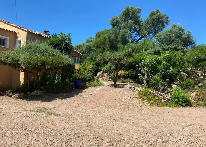 VILLA LARGIA porto vecchio - A 5 MIN DES PLAGES DE PALOMBAGGIA - CALME- CLIMATISATION
