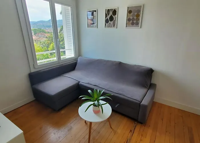 Charmant F2 avec vue, proche centre