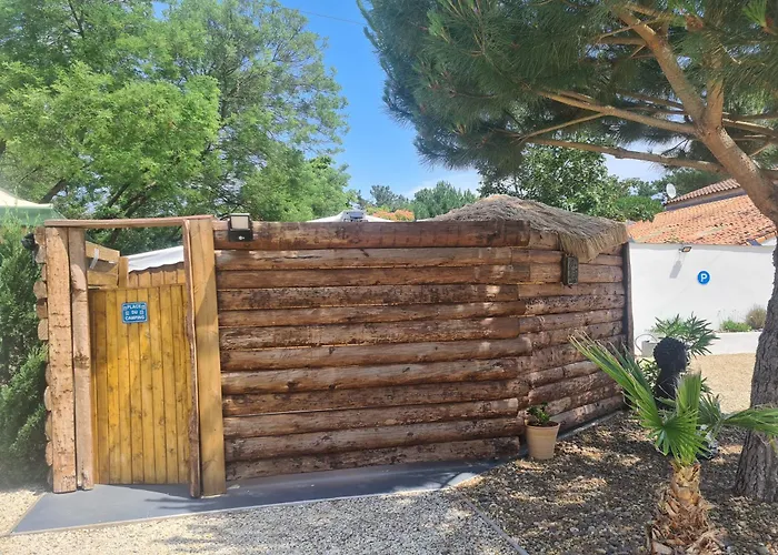Gîte insolite vue sur le ciel étoilé , cuisine, salle d eau, 2 chambres , proche du zoo de La Palmyre